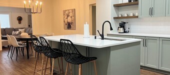 Cozy Craftsman Bungalow in the heart of downtown OKC with AC, Workspace, Parking