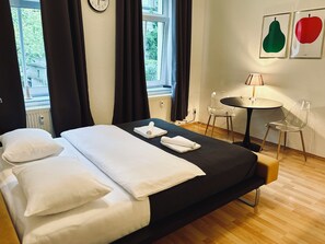 1 غرفة نوم ومكواة/لوح كي وواي فاي وملاءات أسرّة