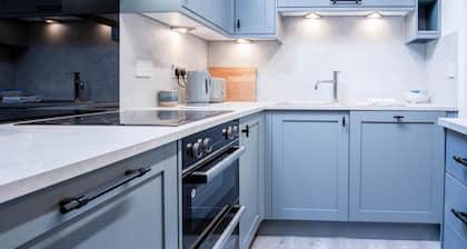 Sandy Steps - 1 Bedroom Apartment - Tenby