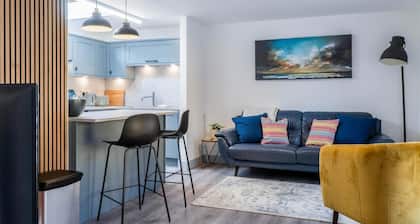 Sandy Steps - 1 Bedroom Apartment - Tenby