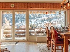 تناول الطعام