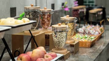 Desayuno autoservicio gratuito y diario