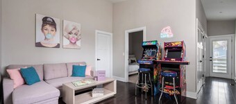 HotTub/Pool~Arcade Games~Fountain Sq~Great for groups~10 Min to Lucas Oil