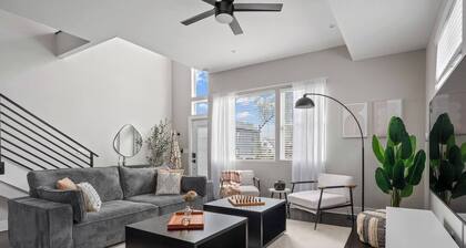 HotTub/Pool~Arcade Games~Fountain Sq~Great for groups~10 Min to Lucas Oil