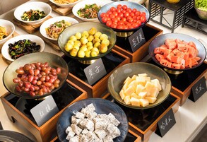 Free daily self-serve breakfast