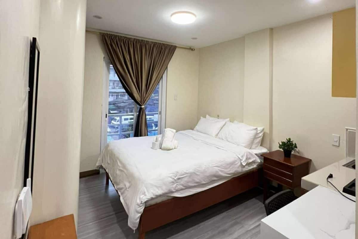 Classic Double Room, Balcony | Wi-fi percuma, cadar katil
