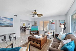 Unclassified image, 4 of 29, button