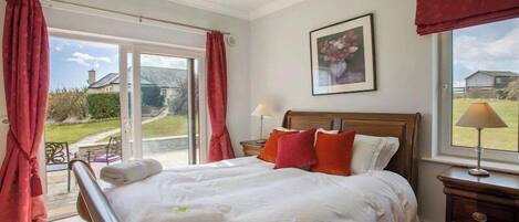 5 عدّة غرف نوم وواي فاي وملاءات أسرّة