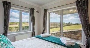 5 quartos, Wi-Fi, roupa de cama