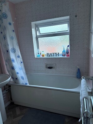 Douche, serviettes fournies