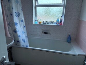 Douche, serviettes fournies