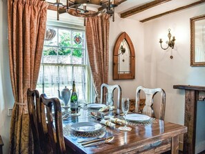 Dining - Medival Cottage w parking 10 minutes to Canterbury (Canterbury)