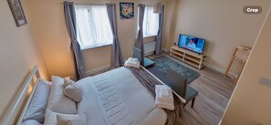 3 makuuhuonetta, silitysrauta/-lauta, Wi-Fi, vuodevaatteet