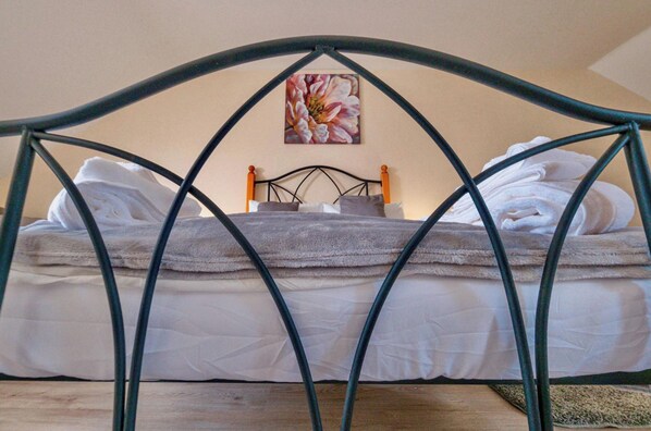 3 dormitorios, tabla de planchar con plancha, wifi y ropa de cama