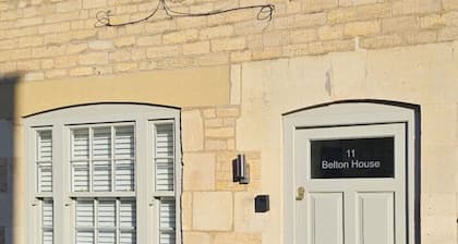 Stylish 2-Bed House in Stamford Town Centre