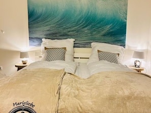 Unclassified image, 4 of 25, button