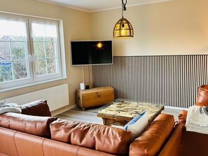 Unclassified image, 2 of 25, button