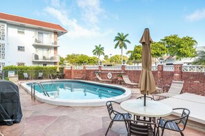 Pool - Gorgeous Home just a few minutes walk from beach and vibrant life (Fort Lauderdale)