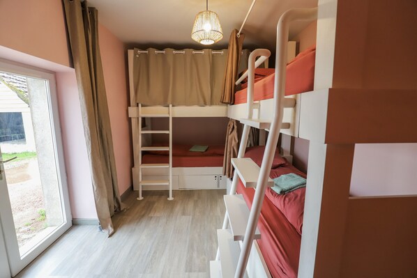 8 habitaciones, wifi gratis y ropa de cama