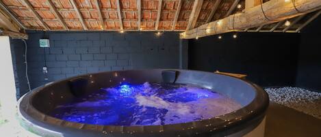 Bain à remous intérieur