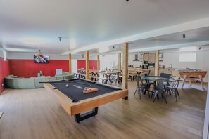 Game room - Villa Petit Perrot (03) - Heated pool - Citystade - 2h Lyon - 45p (Lapalisse)