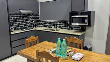 Condo, 2 Bedrooms, Mountain View | Private kitchen
