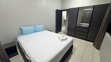 Condo, 2 Bedrooms, Mountain View | Laptop workspace, blackout curtains, wheelchair access