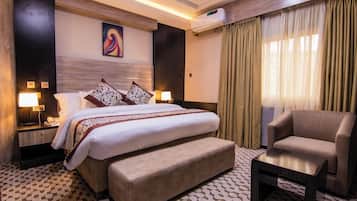 In-room safe, desk, laptop workspace, blackout curtains
