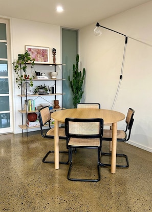 Dining - Studio Kensington (Kensington)