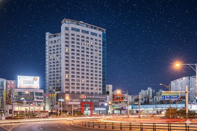 THE SKY HOTEL