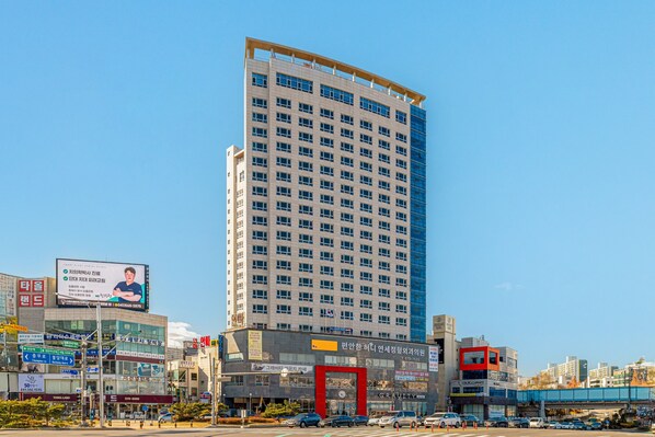 Bureau, espace de travail pour ordinateur portable, Wi-Fi gratuit