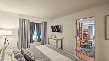 3 bedrooms, iron/ironing board, travel cot, free WiFi