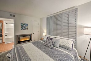 3 habitaciones, tabla de planchar con plancha y cuna de viaje