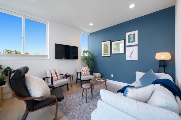 Smart-TV, Bücher, Arbeitsbereiche