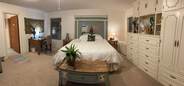 1 Schlafzimmer, Schreibtisch, Bügeleisen/Bügelbrett, Reisekinderbett