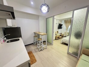 1 chambre, fer et planche à repasser, Wi-Fi, draps fournis