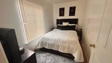 1 bedroom, iron/ironing board, free WiFi