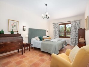 4 Schlafzimmer, Bügeleisen/Bügelbrett, Internetzugang, Bettwäsche
