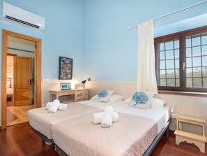 4 habitaciones, tabla de planchar con plancha, internet y ropa de cama 