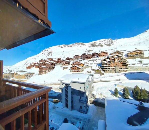Property grounds - 4 person apartment, very cozy and functional, mountain view, north view, ski-in ski-out (VAL THORENS)