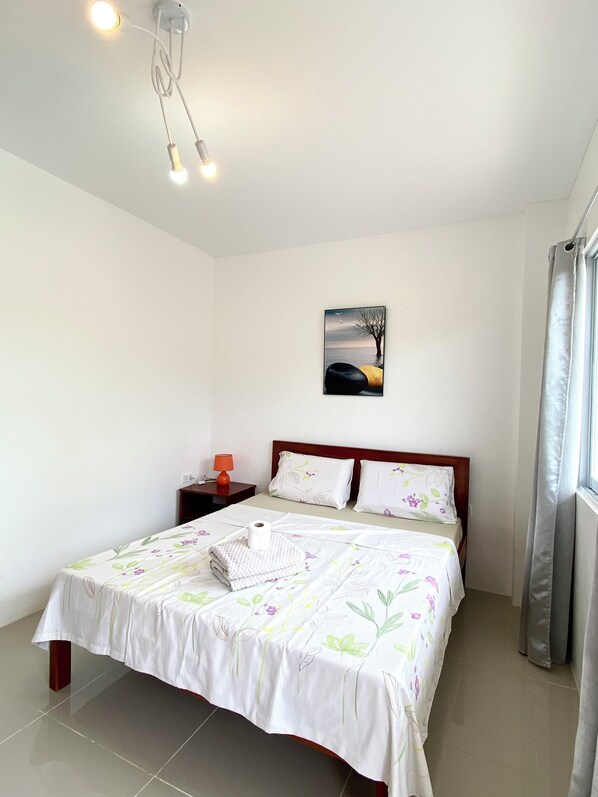Chambre Double, balcon, vue jardin