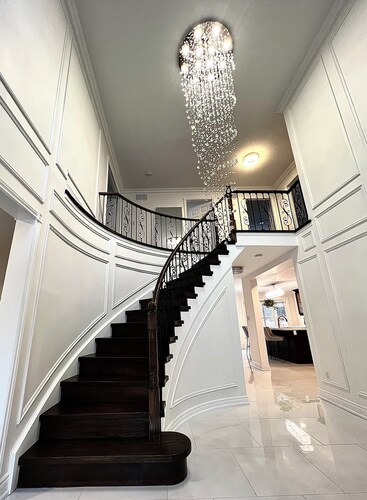 *NEW Luxury 4 Bdrm Home w Pool Table & Jaccuzi