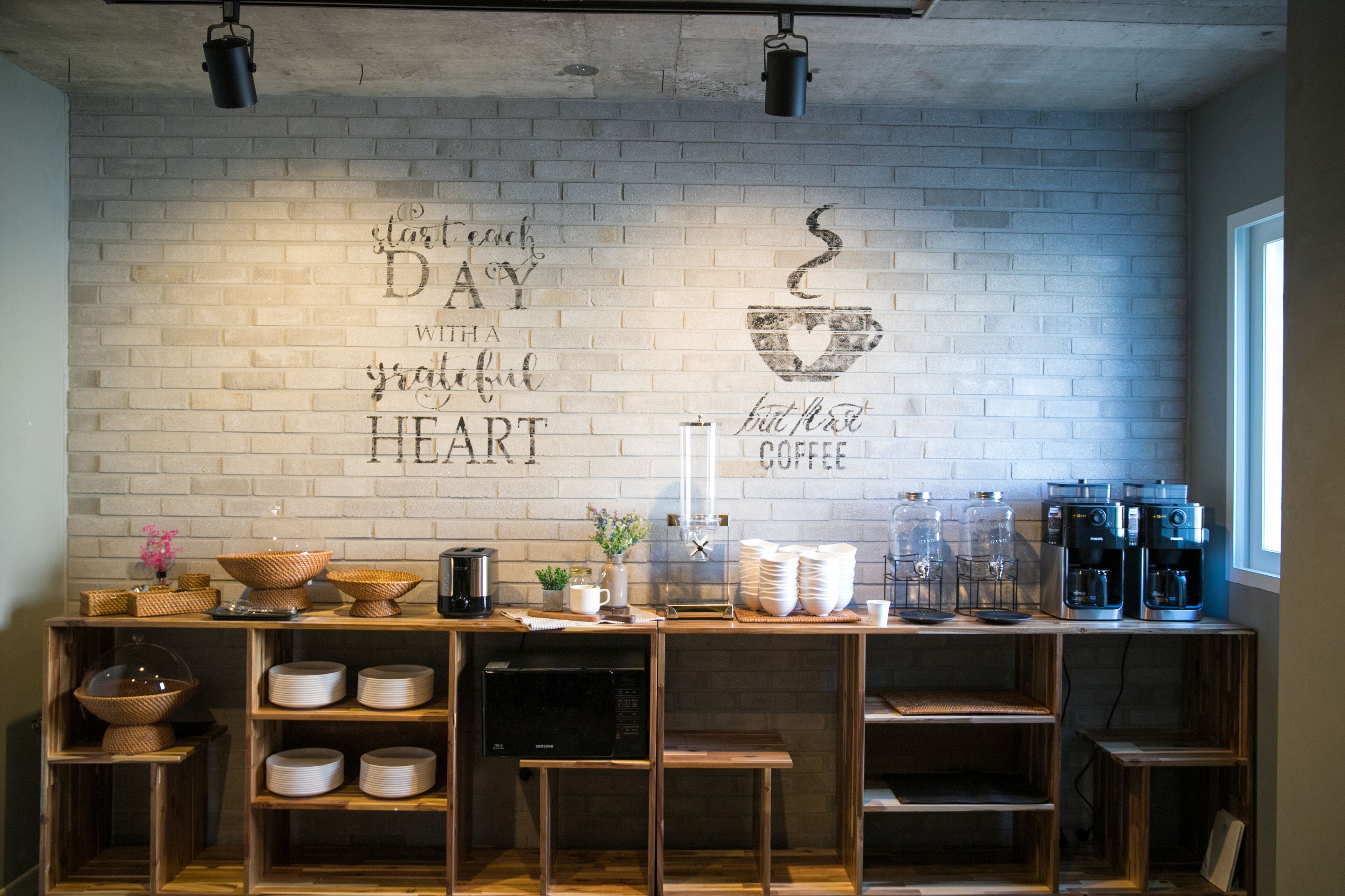 Free daily continental breakfast