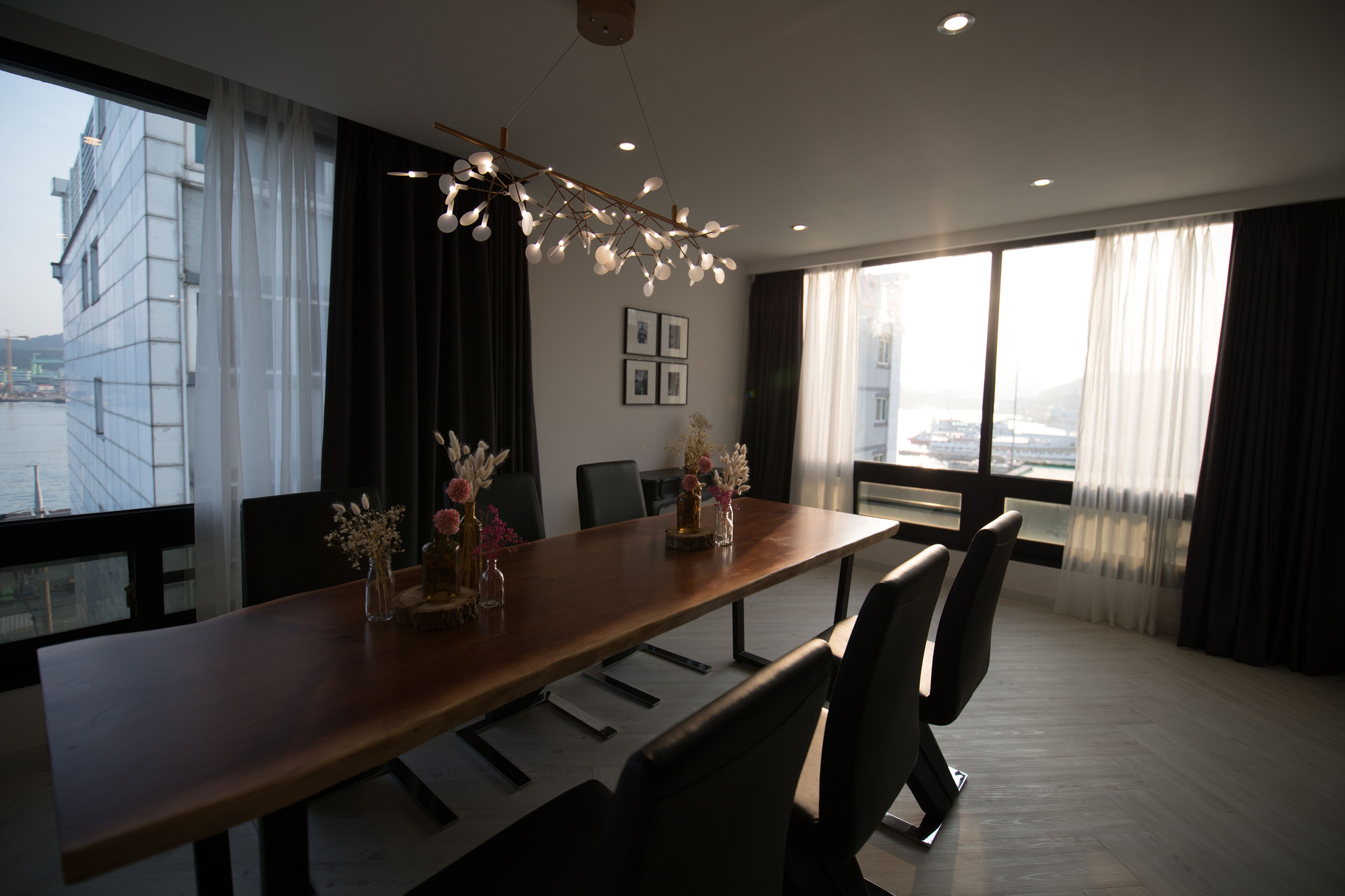 Premium Condo Ocean View, Floor-to-ceiling window, 2 Rooms, Ocean view available lying on bed | Hypo-allergenic bedding, laptop workspace, free WiFi, bed sheets