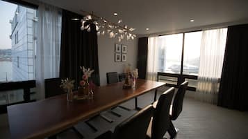 Premium Condo Ocean View, Floor-to-ceiling window, 2 Rooms, Ocean view available lying on bed | Hypo-allergenic bedding, laptop workspace, free WiFi, bed sheets