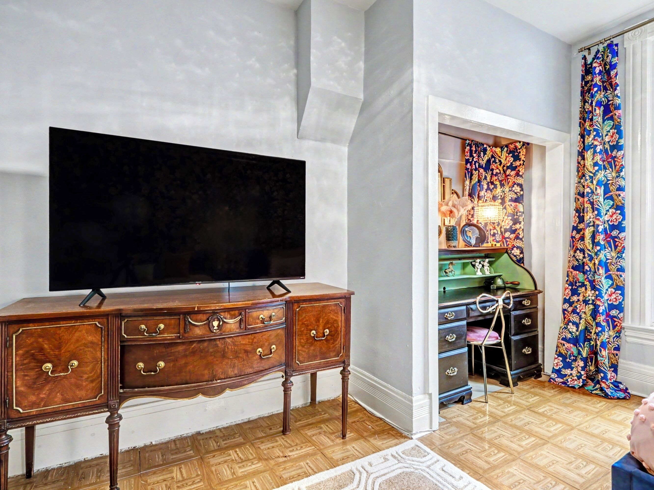 Boutique comfort with Smart TV and curated décor.