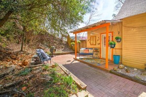 Terrace/patio - Enchanting 1901 Victorian + Walk to Bathouse Row! (Hot Springs)