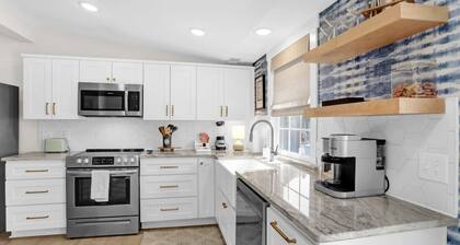 Walk to Memphis Nightlife | 100 Yr Old Cozy Apt