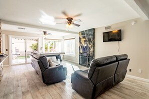 Televisie en een tafeltennistafel