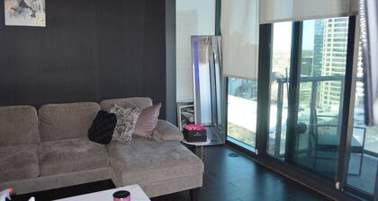 Buckhead high rise walking distance from Lenox mall!